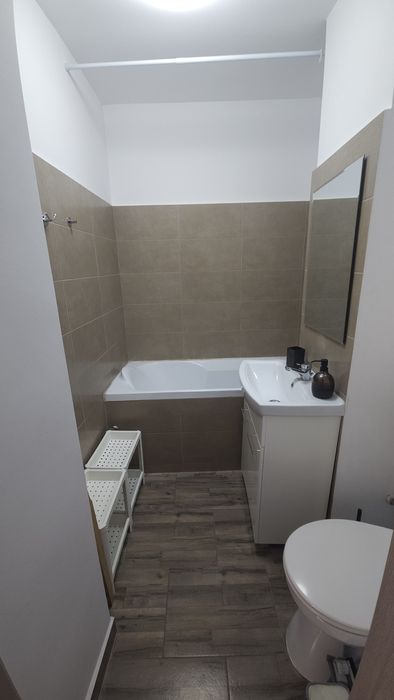 Inchiriez garsoniera , bloc mixt  1978 Sos Mihai Bravu -Pasajul Obor!