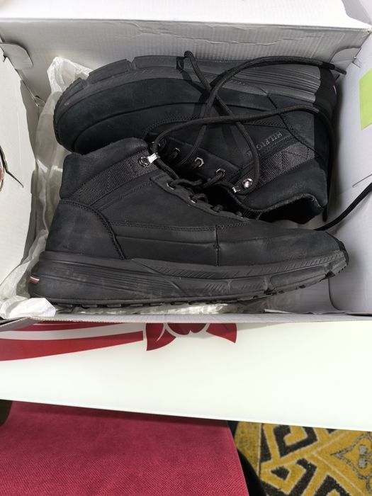 Vând ghete Tommy Hilfiger