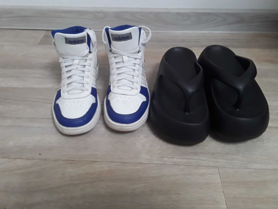 Haine bărbați  adidasi și papuci  ,tot ce se vede 200 de lei