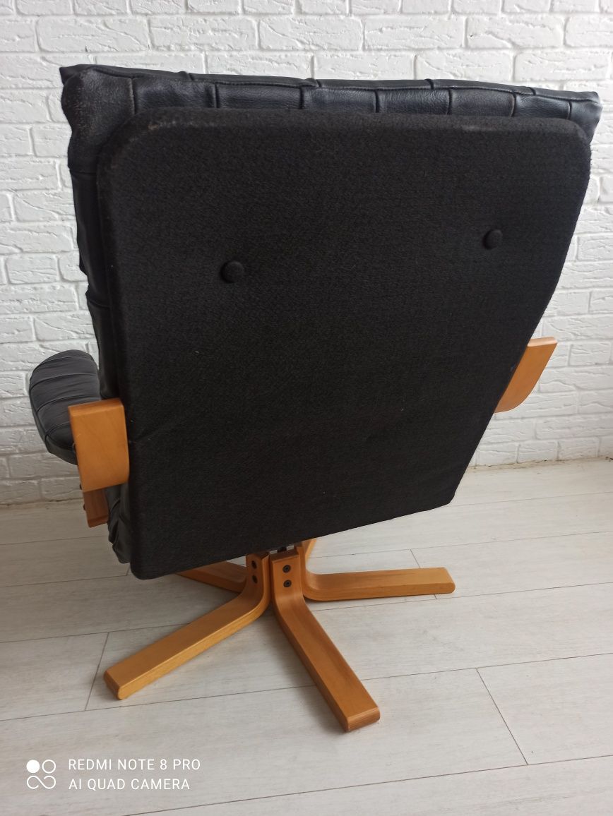Две кожени кресла Mid-Century Modern  chairs