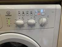 Продавам пералня Indesit