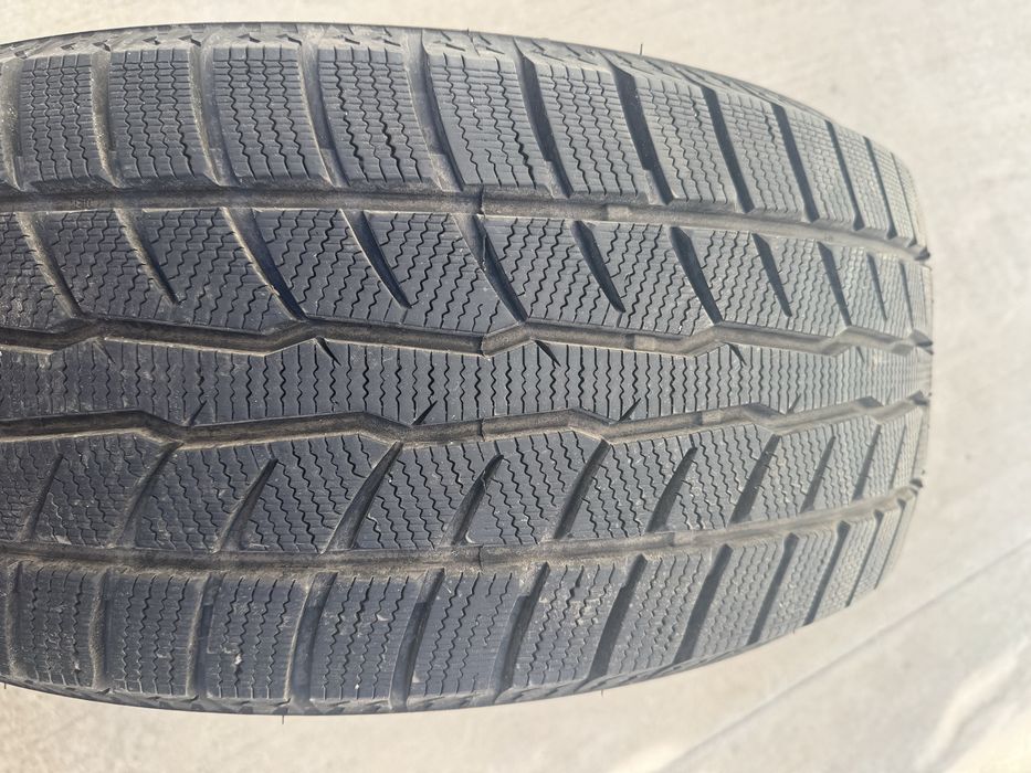 Гуми 255/55 R18 ДОТ 2020