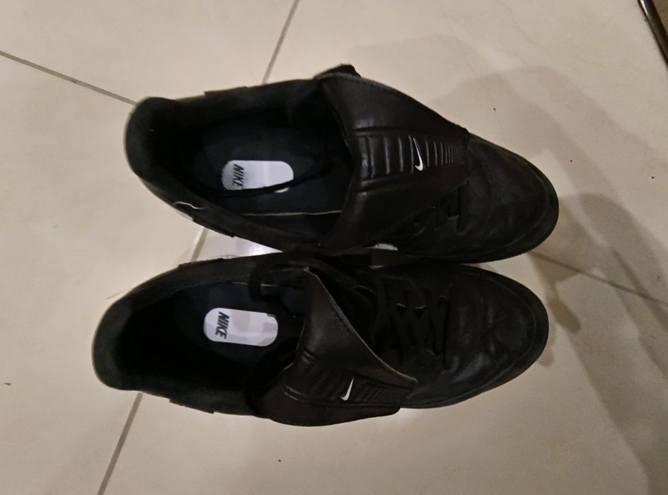 NIKE THE PREMIER III TF Shoes футболни стоножки 41 номер
Turf Low-Top