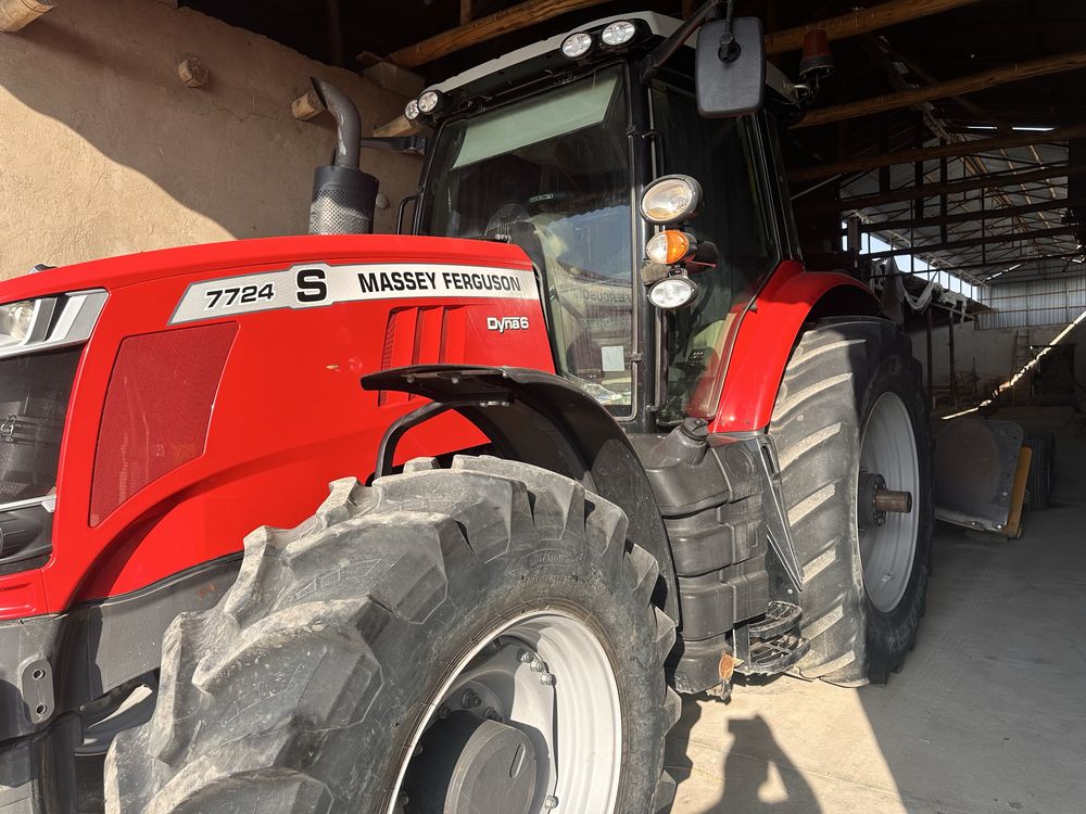 Massey Ferguson 7724