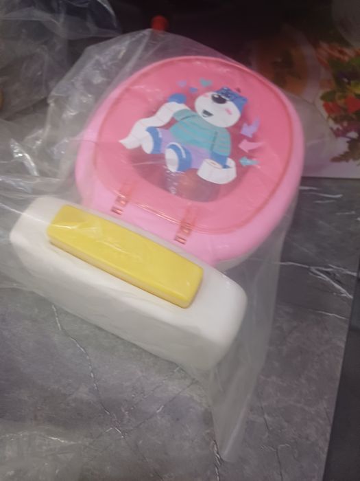 Продаётся фирменный музыкальный игрушки