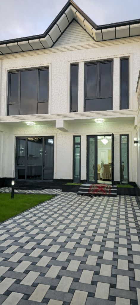 Tayor hovli sotiladi