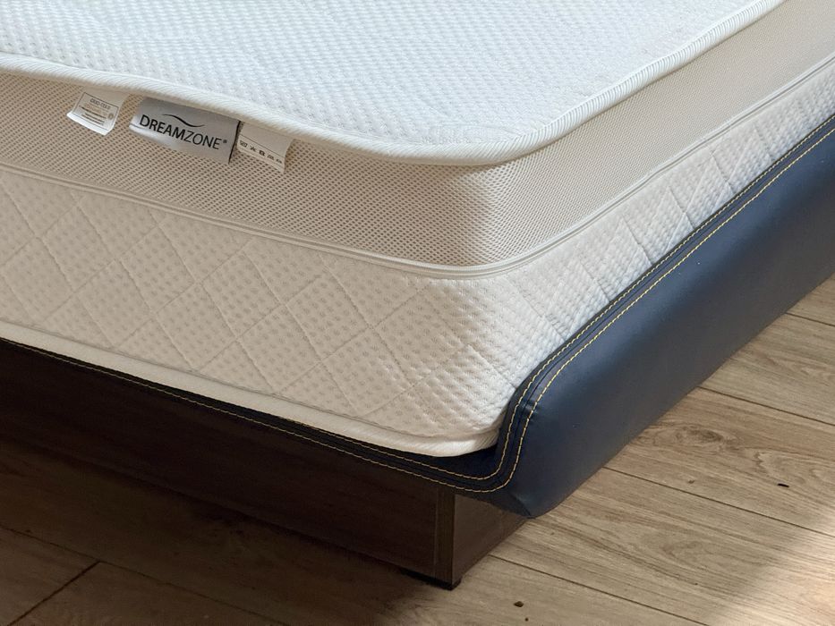 Спалня (двойно легло) с матрак 210/160/25