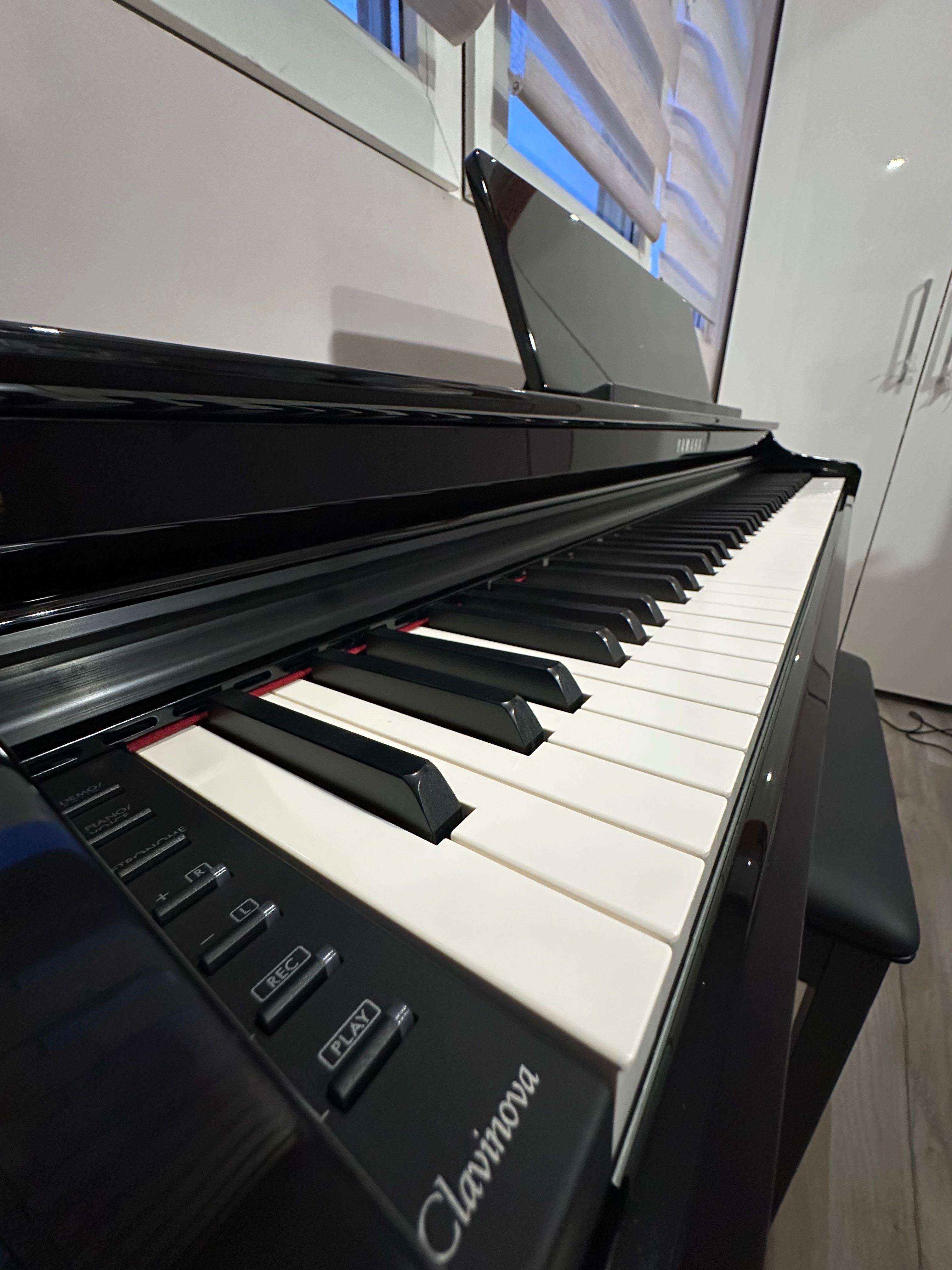 YAMAHA CLP-825 PE / Дигитално пиано