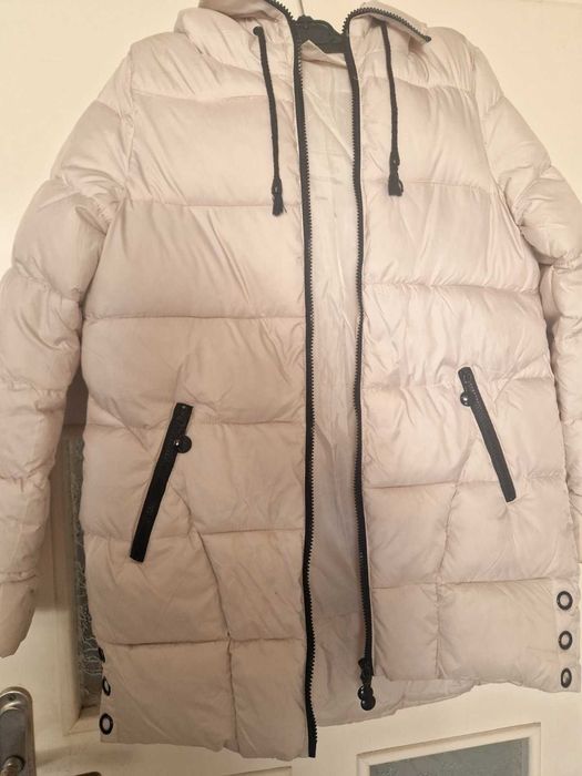 Бежаво юношеско яке