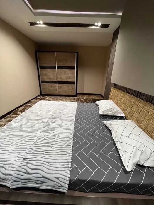 Сдаётся аренда срочно Ц.2 Ор-р Алайский Базар 3/комнатная