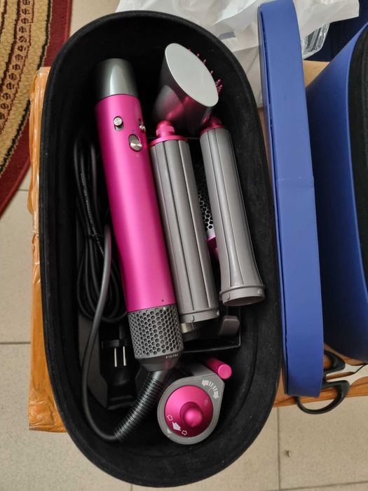 Стайлер Дайсон новый