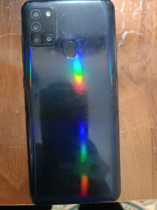 Samsung a 21 sotiladi yaxshi ishlidi 450.000 eqrani shishasi singan