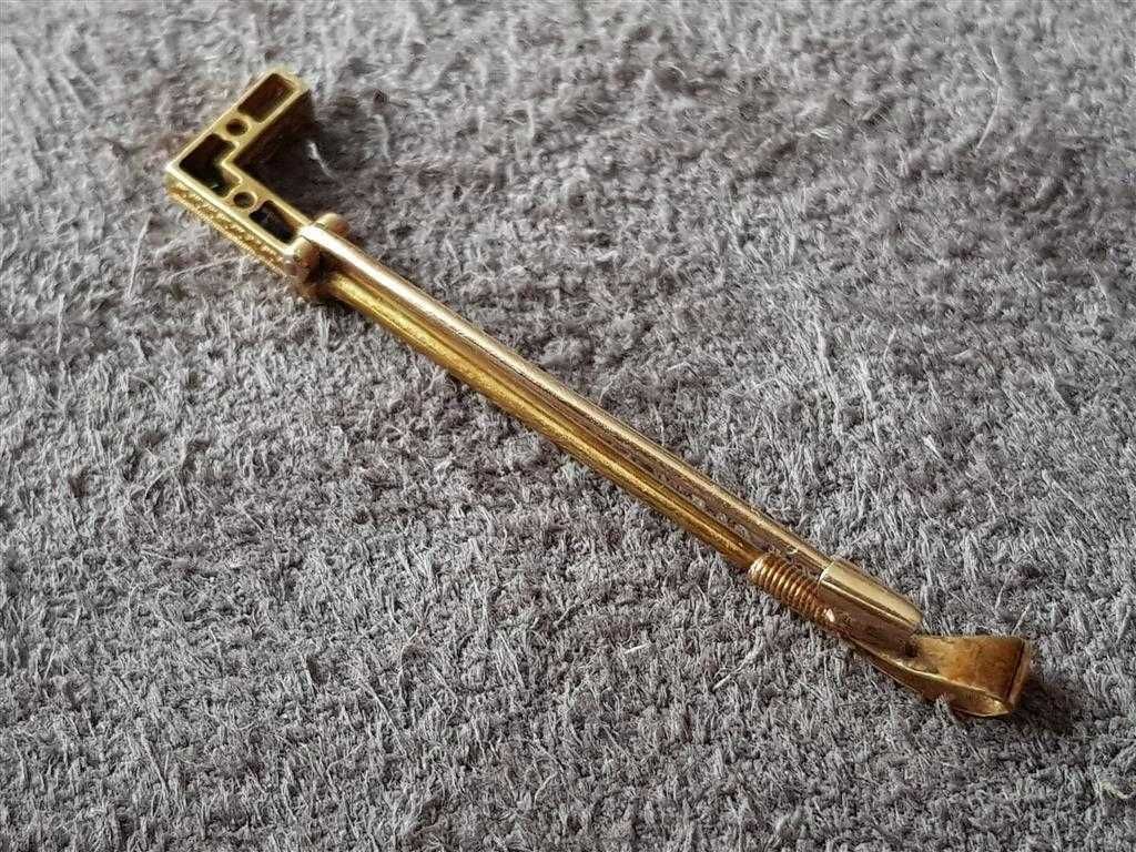 Златна 18 карата Сапфири злато Стара Франция 19 век брошка