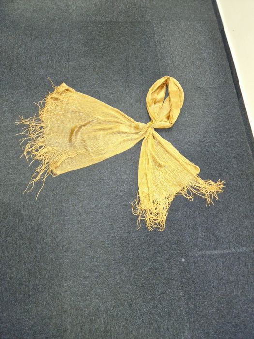 Esarfa eleganta, aurie cu fir metaluc, stralucitor