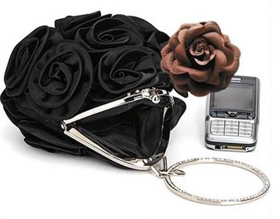 Шелковая сумочка - клатч, из роз, новый - 8,000 тенге