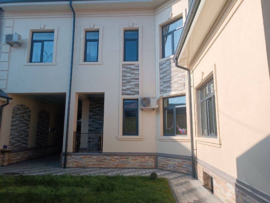 Sergeli Xonaboda yengi qurilgan hovli sotiladi 6 xona + 2 xoll