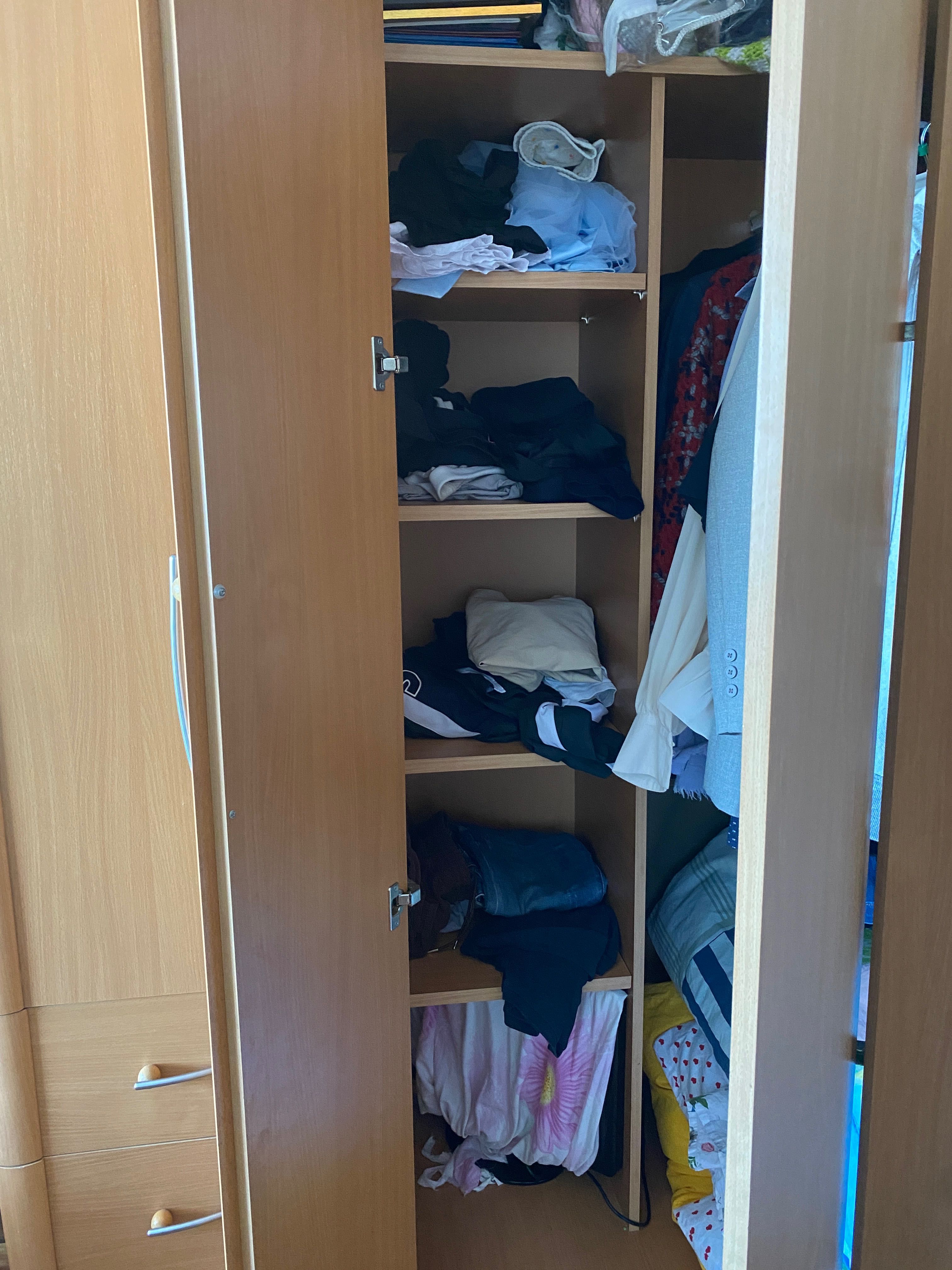 Продам шкаф для одежды