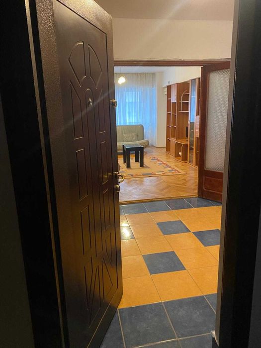 Apartament de inchiriat 3 camere, ultracentral Bacau