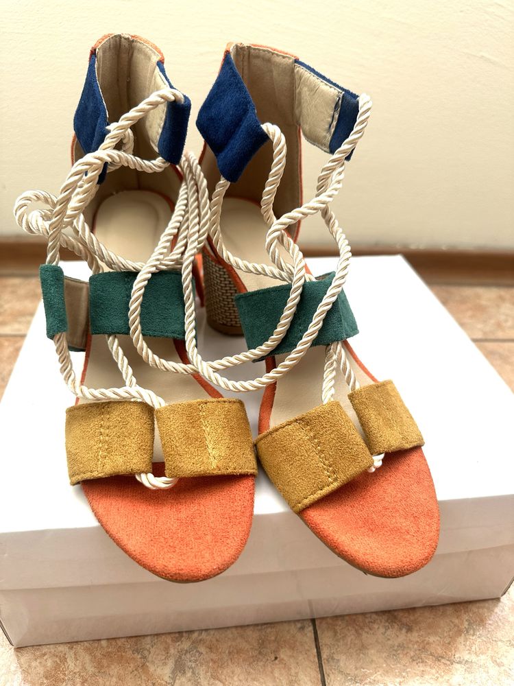Цветни сандали, размер 39