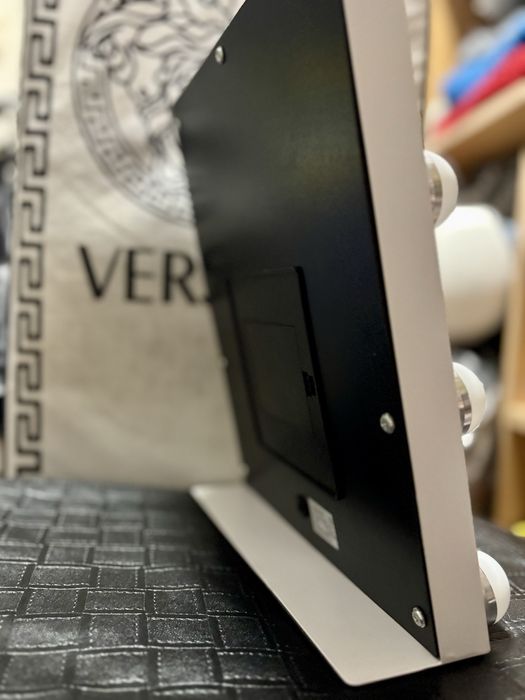 Oglinda machiaj cu Smart Touch si 9 becuri