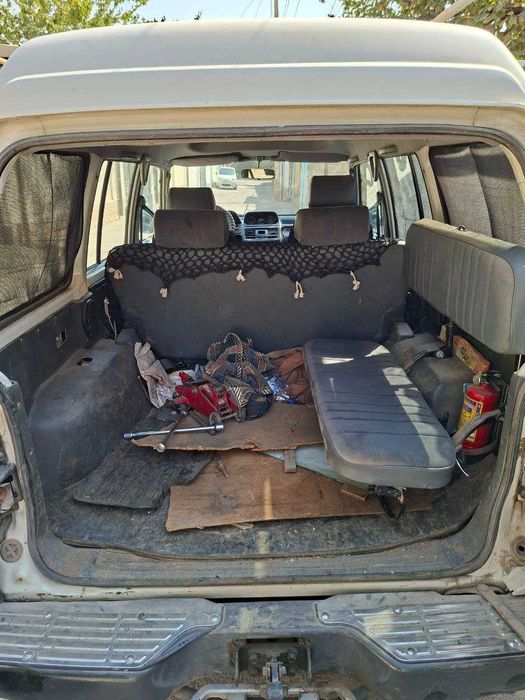 Продам внедорожник 98 года 7 мест Дизель