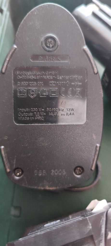 BOSCH AL 1404 Бош зарядно