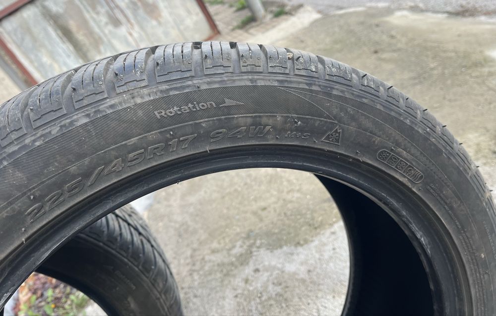 225/45/17  гуми МОМО