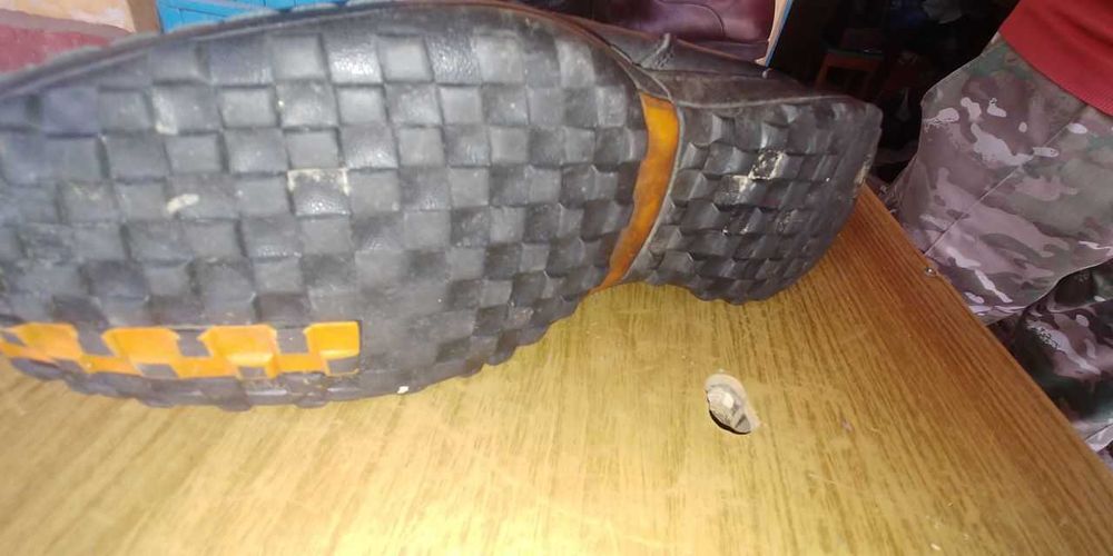 Ботинки зимние в прекрасном состоянии  размер 42 или 43