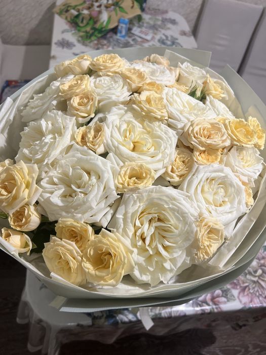 10 000………………огромный букет