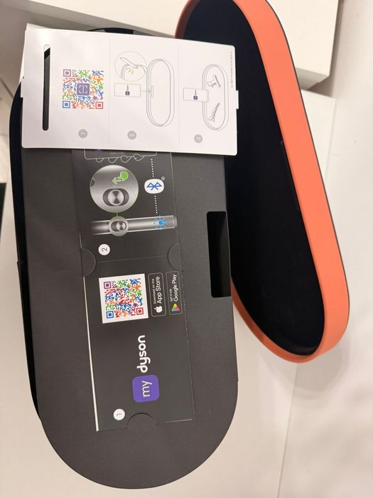 Dyson HS08 airwrap i d