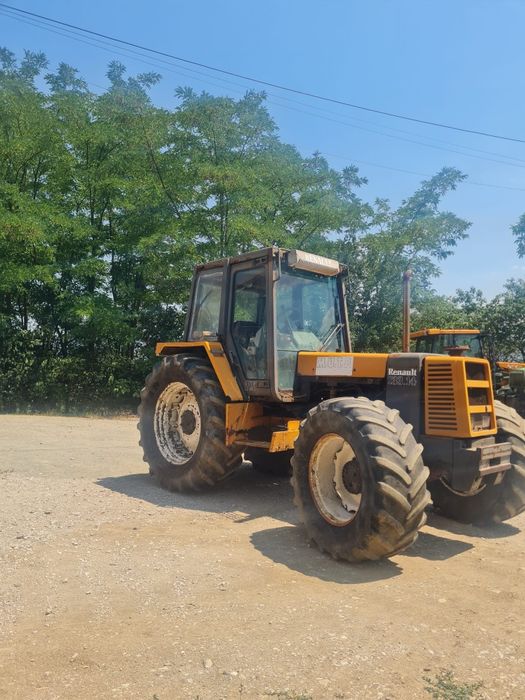 Vând tractor Renault 133.14
