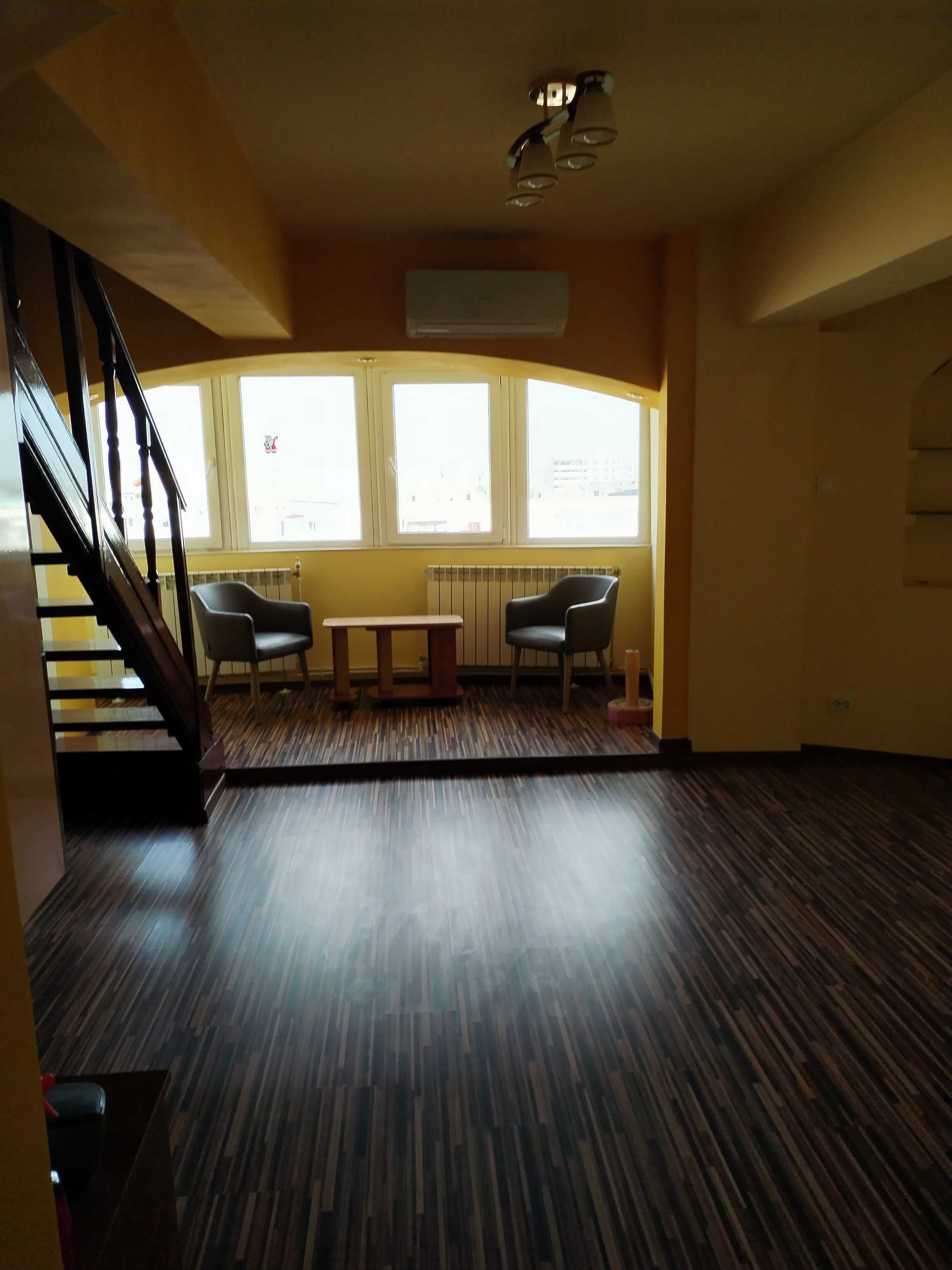 Apartament 3 camere duplex ultracentral de vanzare in Buzau