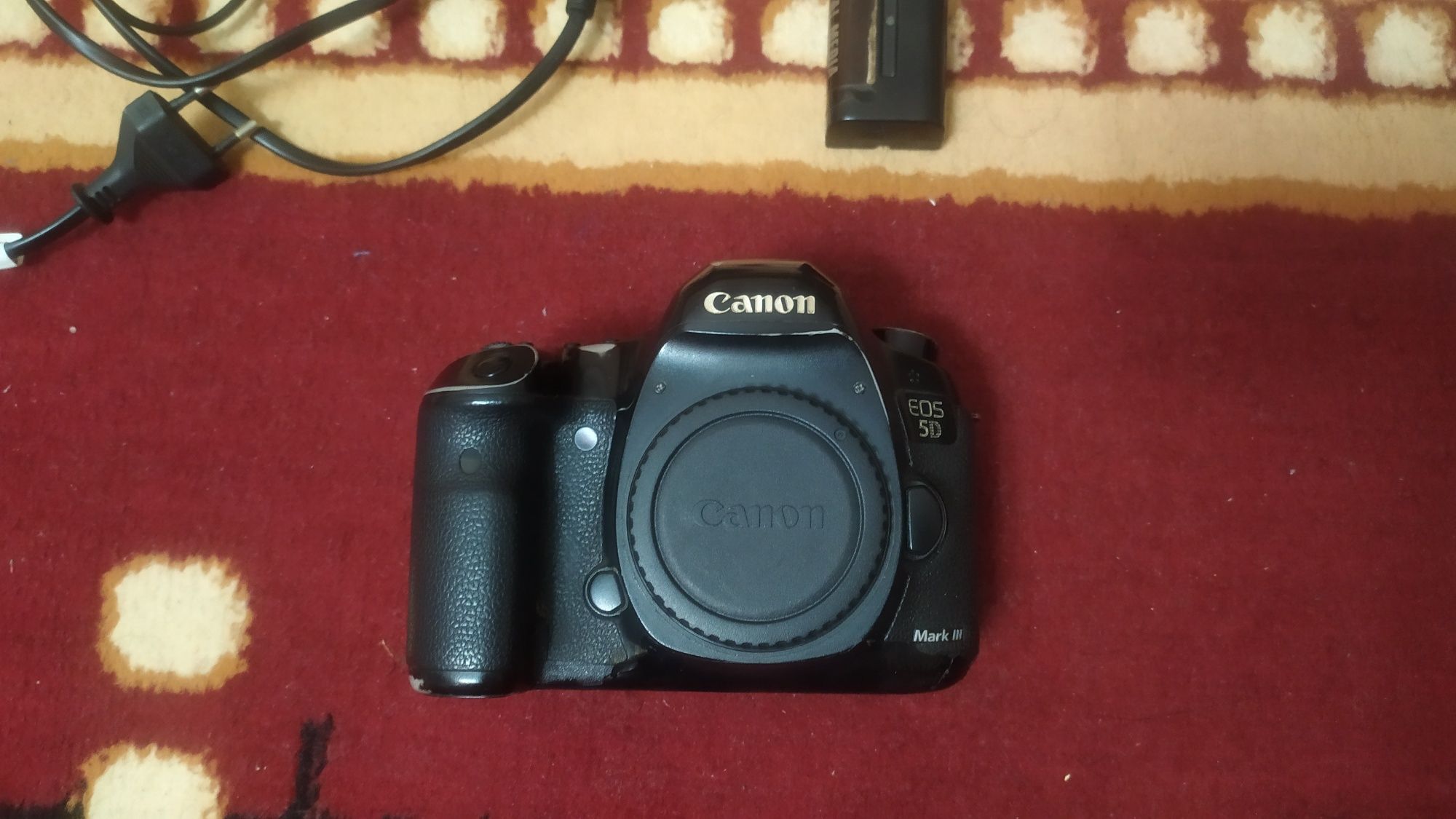 Canon 5d mark 3 sotiladi