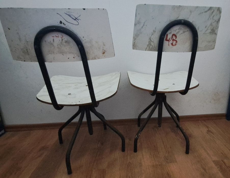 2 Scaune de laborator industriale