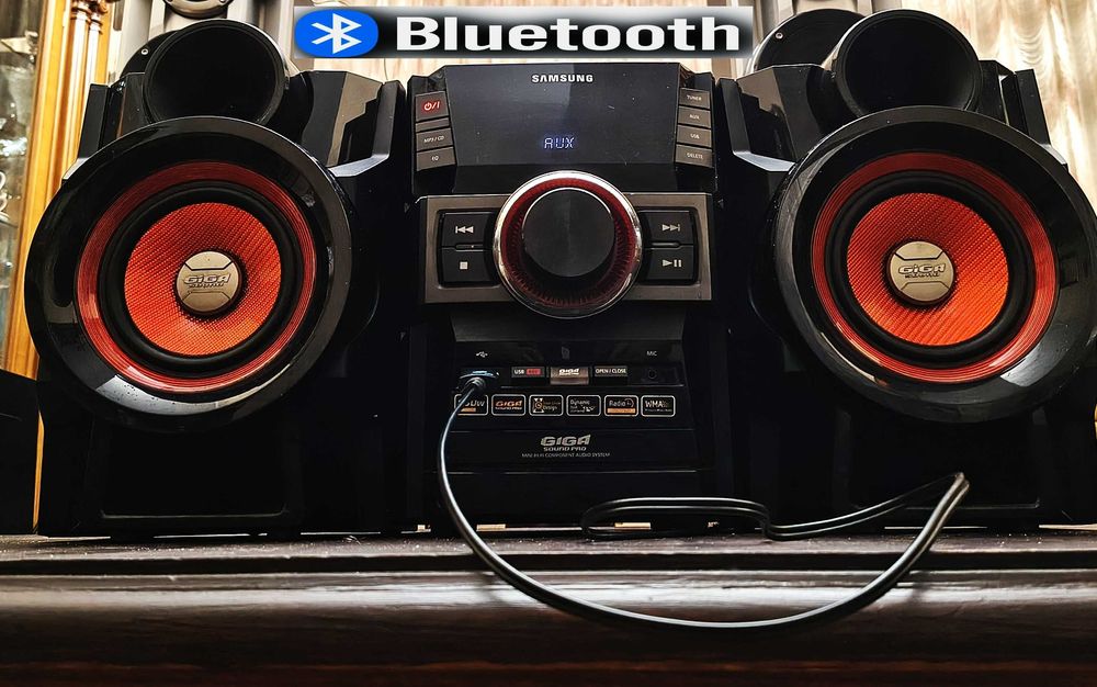 музыкальный центр Samsung   Bluetooth .АУКС FM