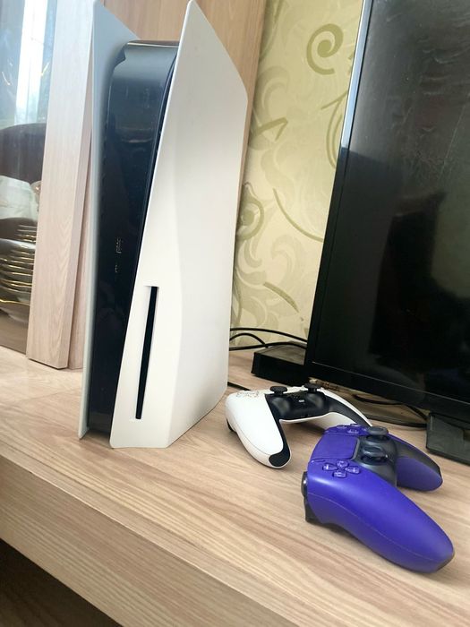 Продам Sony PlayStation 5