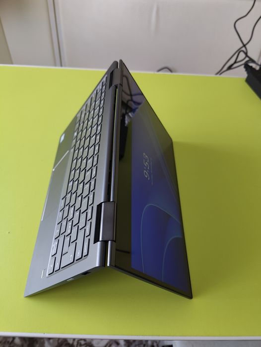 Lenovo YOGA 730-13IKB ,8GR,i5,256gn SSD