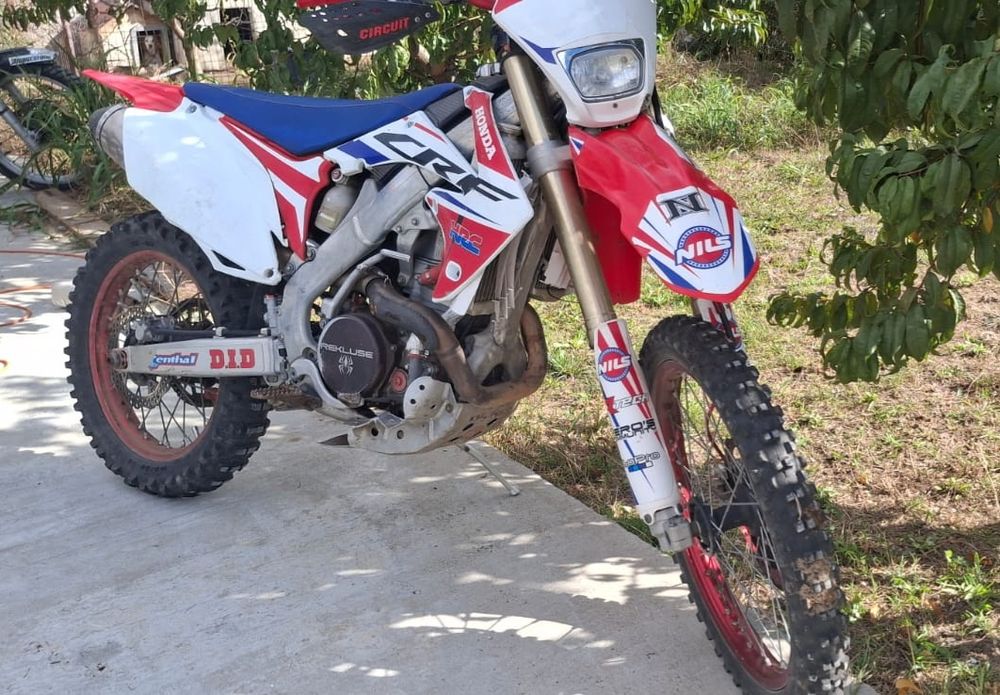 Vând Honda CRF 450 R Înmatriculata in Ro.