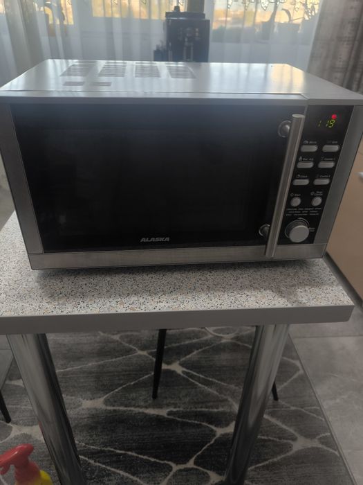 Cuptor cu microunde alaska