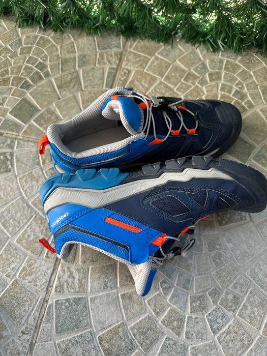 Adidasi pantofi copii Decathlon. 36 (23,5cm).