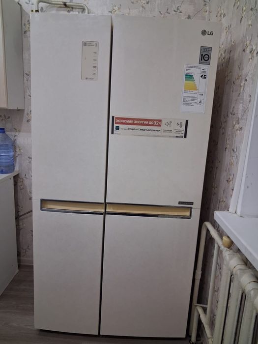 Холодильник LG большой