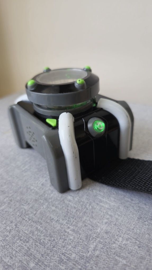 BEN 10 Часовник DELUXE OMNITRIX 76931E