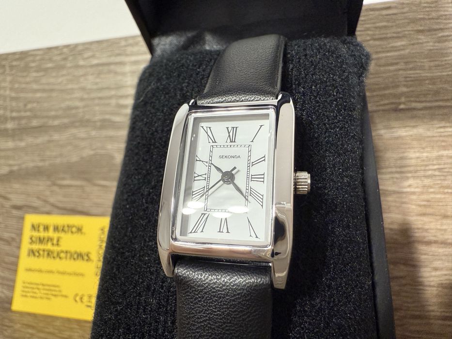 Ceas dama Sekonda 4025, curea piele neagra, quartz