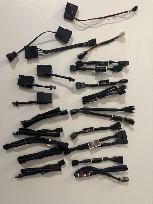 Cabluri, splitere Noctua, Asus, Ekwb, adaptor sursa SFX