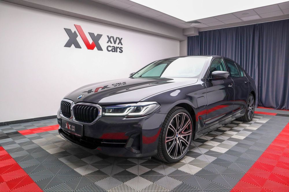 BMW Seria 5 BMW Seria 5 xDrive 545e Faruri Laser Keyless Trapa Assisted Driving