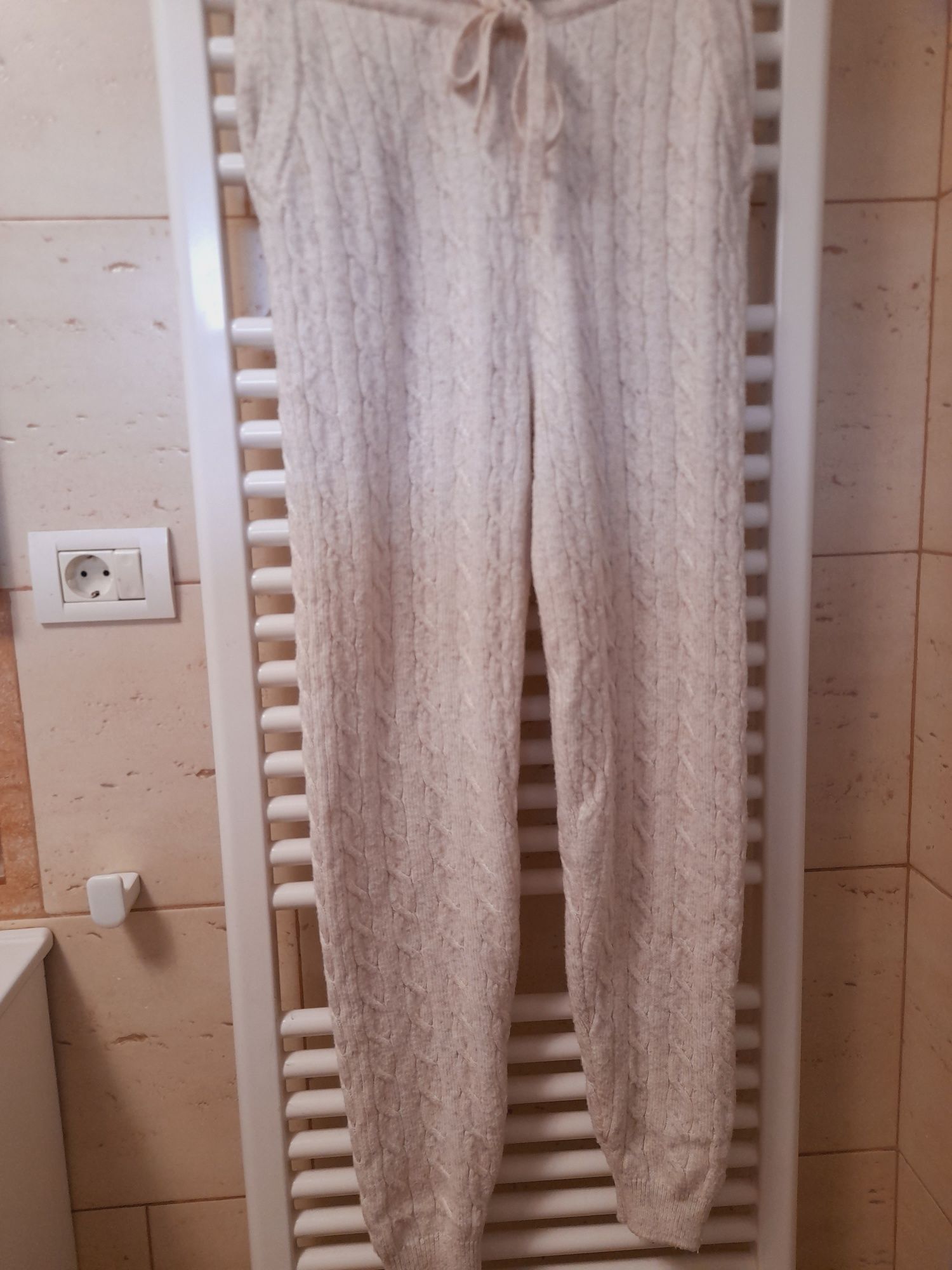 Pantaloni tricot C&A, pentru damă