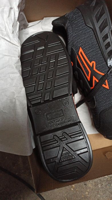 Bocanci munca UPower, model Bruce si Mike