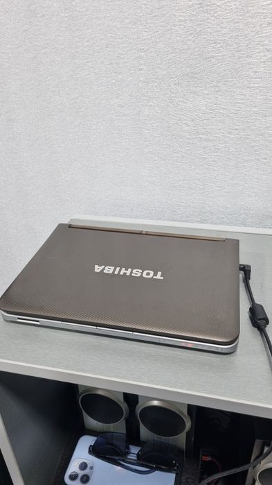 Toshiba notbuk sotiladi arzon