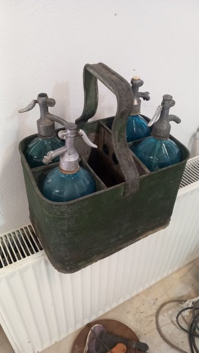 4 sifoane in recipient aluminiu pt gheata