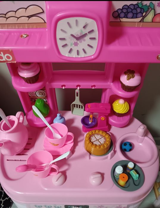 Детска розова кухня